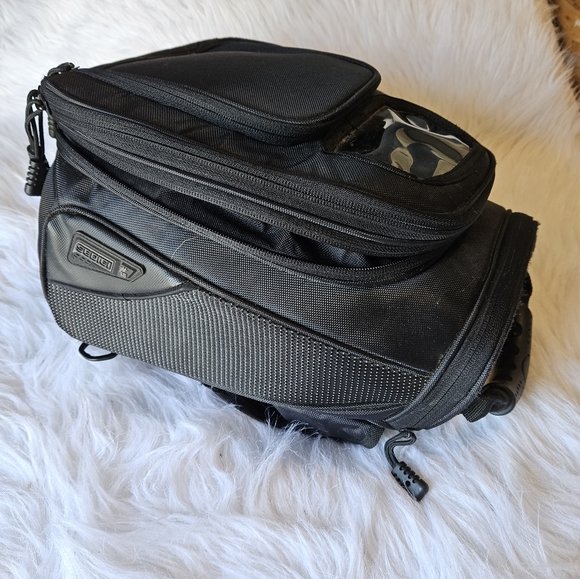 Sedici #16 Magnetic Black, Multicompartment, Motorcycle Tank Bag - Picture 1 of 8